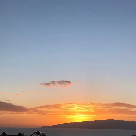 Grand And Luxurious Duplex With Large Terrace And Amazing Sea Views Puerto de Santiago (Tenerife)