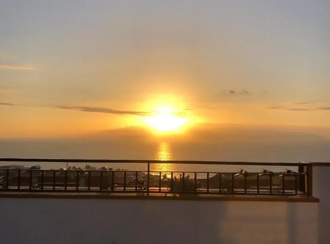 Grand And Luxurious Duplex With Large Terrace And Amazing Sea Views Апартаменты *