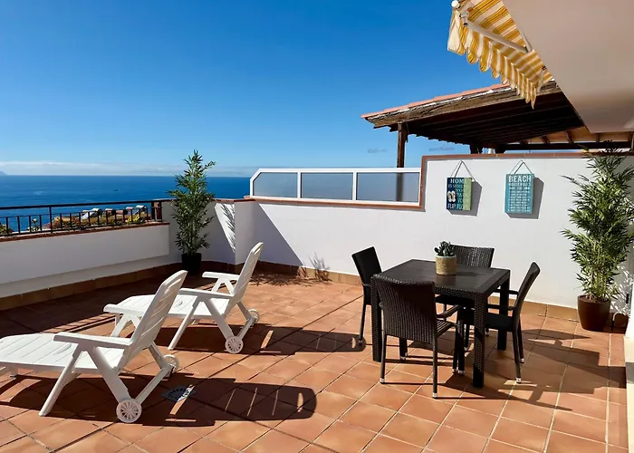Grand And Luxurious Duplex With Large Terrace And Amazing Sea Views Puerto de Santiago (Tenerife)