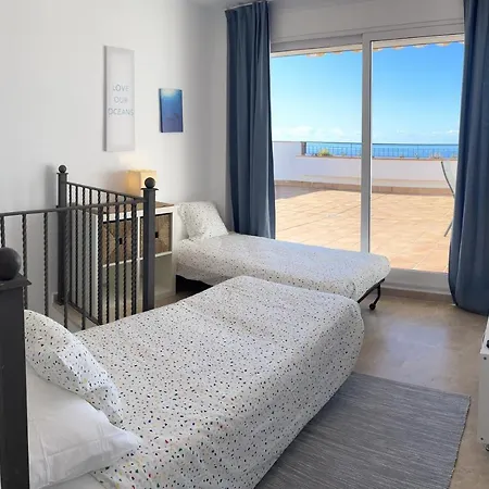 Grand And Luxurious Duplex With Large Terrace And Amazing Sea Views Puerto de Santiago (Tenerife)